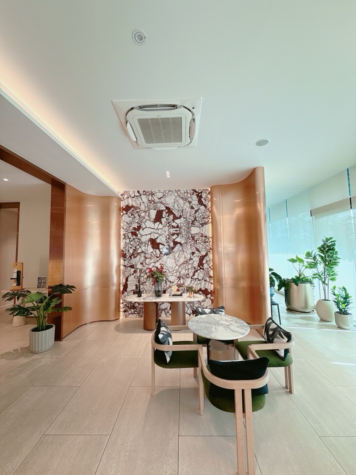 ขายคอนโดรัชดา ห้วยขวาง : 𝐓𝐇𝐄 𝐁𝐀𝐒𝐄 𝐑𝐀𝐓𝐂𝐇𝐀𝐃𝐀 𝟏𝟗 ผ่อนสบายๆ 𝟑,𝟗𝟎𝟎/เดือน ขายตรงโครงการ ห้องโปรพิเศษ 