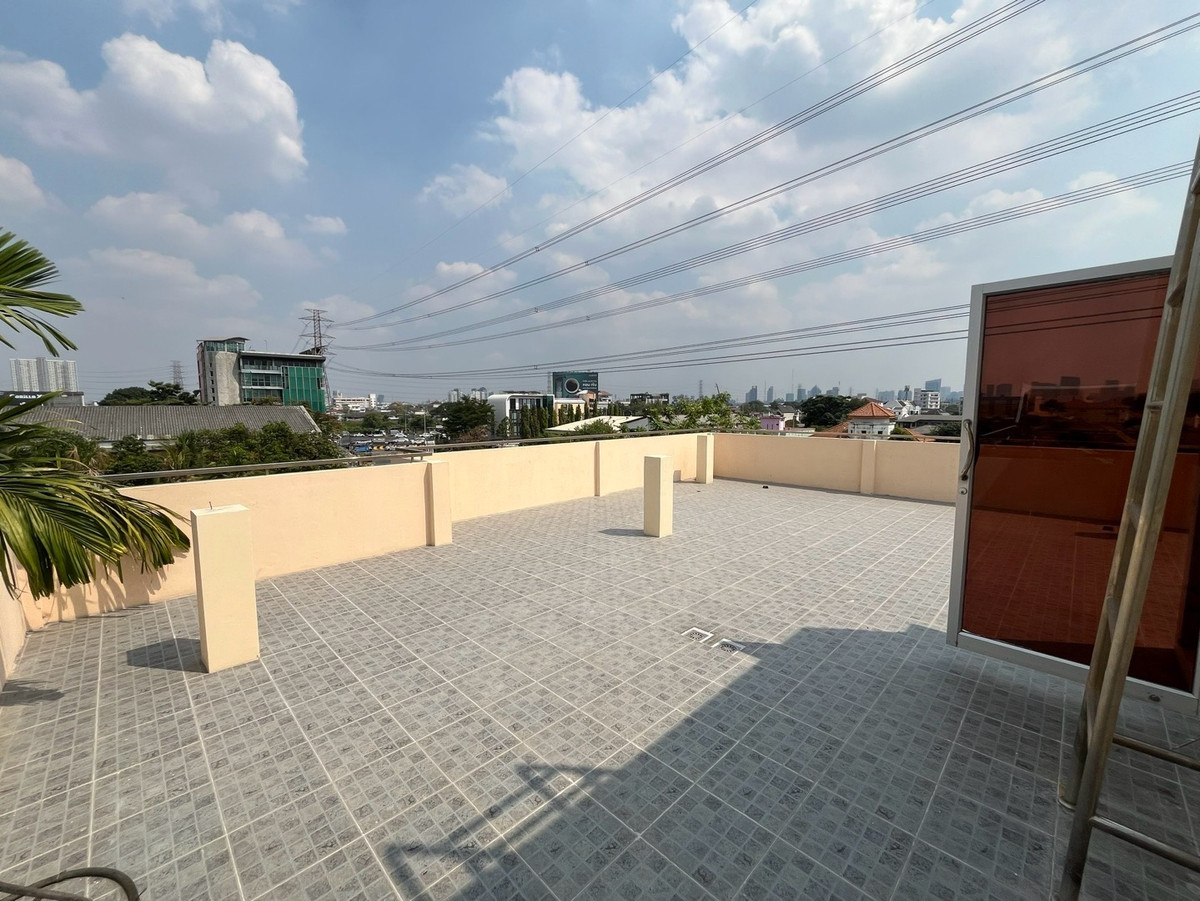 For SaleHouseBang Sue, Wong Sawang, Tao Pun : For sale, 3-story detached house, completely renovated @ Prachachuen, Wong Sawang, Bang Sue, quality materials, elegant design, meets the needs of city people, near department stores. Its all done here, in one place.