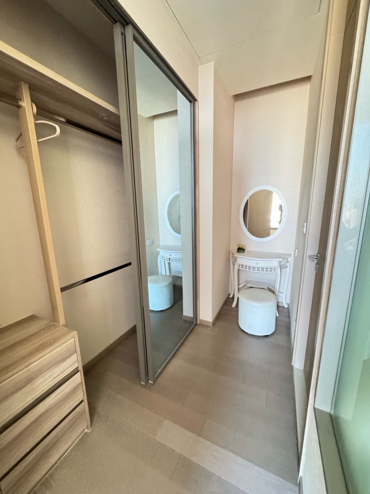 ให้เช่าคอนโดสุขุมวิท อโศก ทองหล่อ : The Esse Asoke 1 Bedroom 1 Bathroom 45 Sqm. Best Price!!