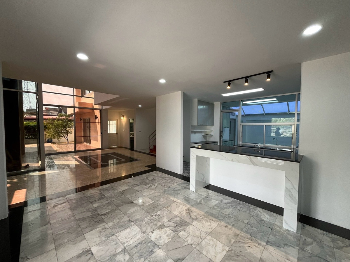 For SaleHouseBang Sue, Wong Sawang, Tao Pun : For sale, 3-story detached house, completely renovated @ Prachachuen, Wong Sawang, Bang Sue, quality materials, elegant design, meets the needs of city people, near department stores. Its all done here, in one place.