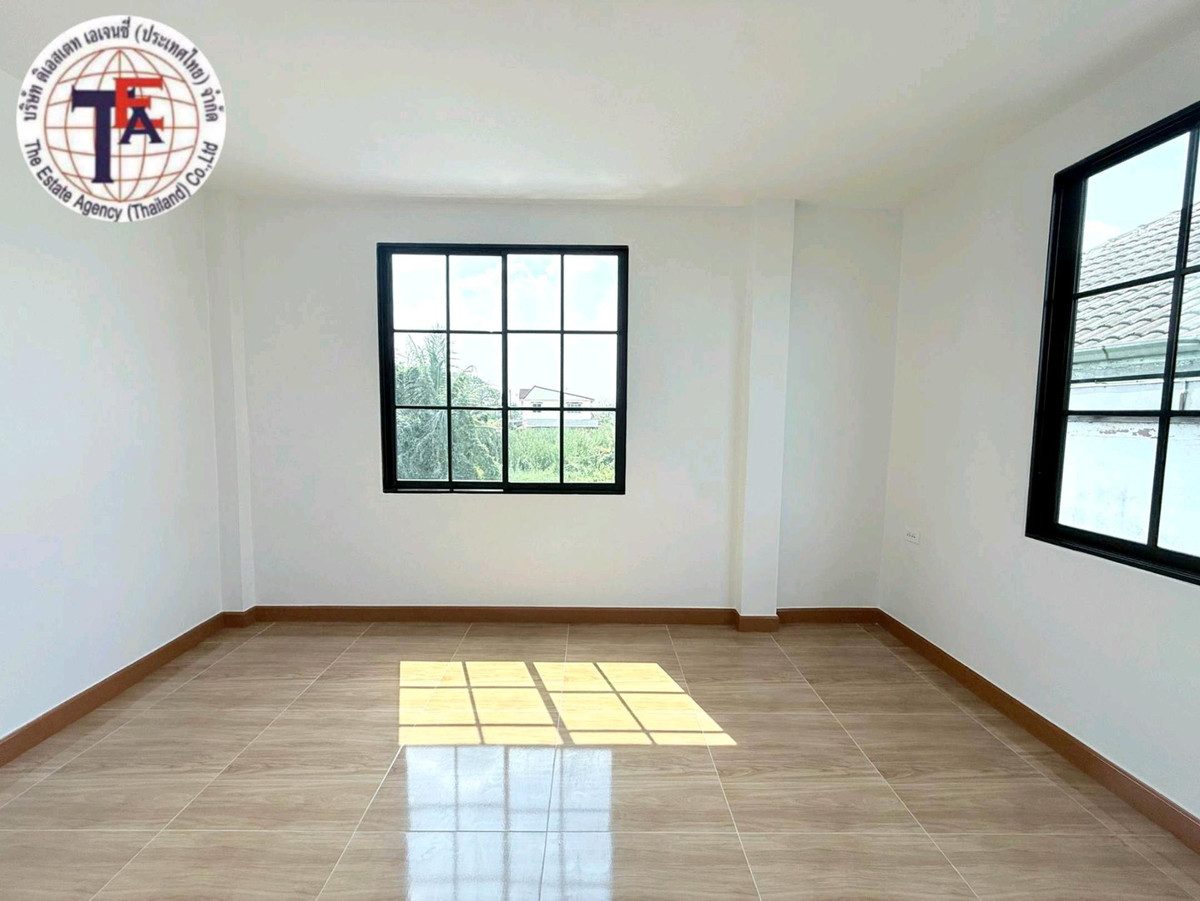 ขายทาวน์โฮมมีนบุรี-ร่มเกล้า : ขายทาวน์เฮ้าส์ 2 ชั้น หมู่บ้านเหมชาติ หลังมุม มิตรไมตรี ซอยวังอับดุลเลาะห์ หนองจอก โรงเรียนฝึกอาชีพกรุงเทพฯ  สำนักงานเขตหนองจอก โรงเรียน คาทอลิกสอนศาสนา  โรงพยาบาลเวชการุณรัศมิ์