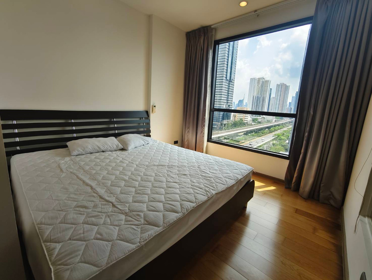 ให้เช่าคอนโดวงเวียนใหญ่ เจริญนคร : OMG2537  [ ฟิวส์ สาทร-ตากสิน ]  1 ห้องนอน สวย ติด BTS วงเวียนใหญ่ - ให้เช่า 8 มี.ค. 69