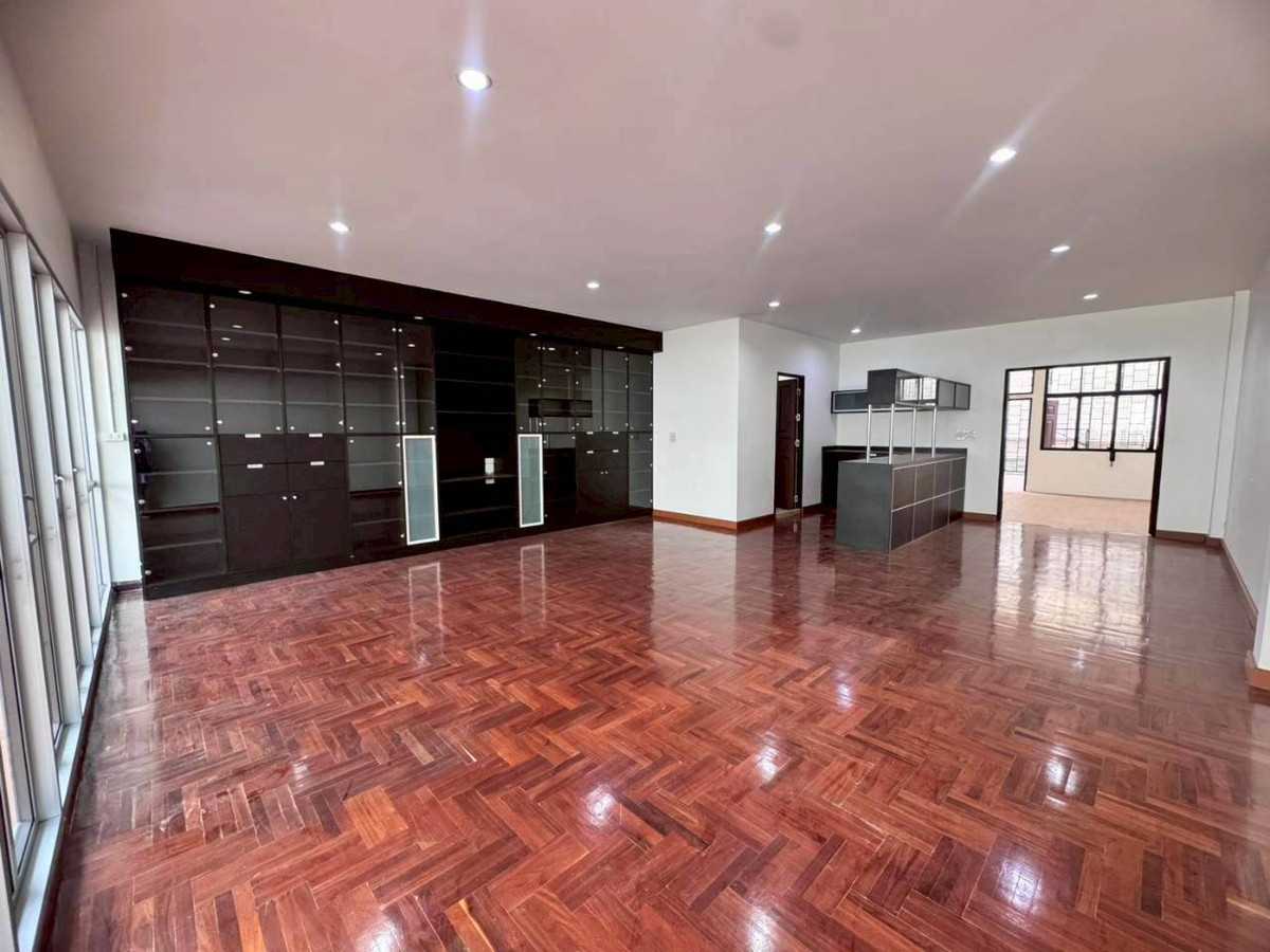 ขายอาคารพาณิชย์สยาม จุฬา สามย่าน : ขายด่วน ทาวน์เฮ้าส์ 7 ชั้น ย่านสยาม บรรทัดทอง พร้อมอยู่ (N.1989)