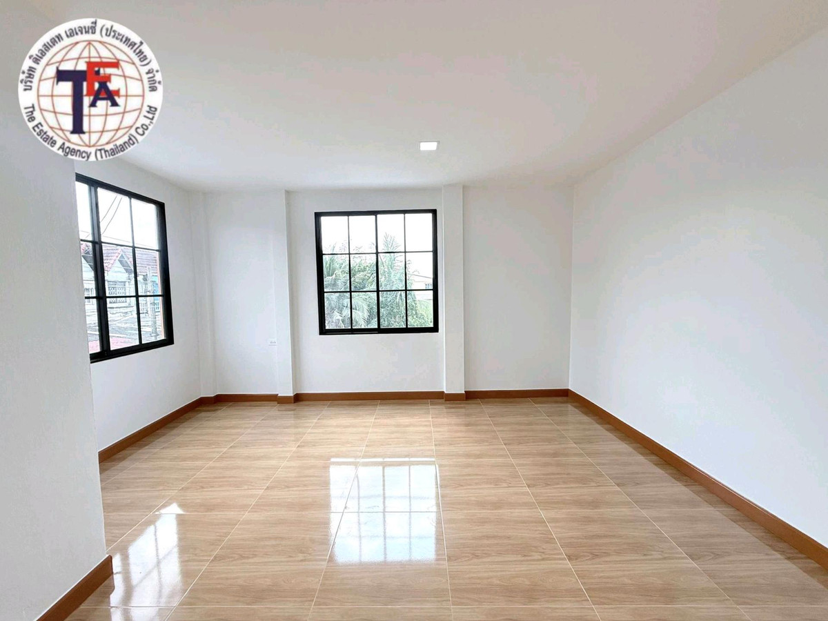 ขายทาวน์โฮมมีนบุรี-ร่มเกล้า : ขายทาวน์เฮ้าส์ 2 ชั้น หมู่บ้านเหมชาติ หลังมุม มิตรไมตรี ซอยวังอับดุลเลาะห์ หนองจอก โรงเรียนฝึกอาชีพกรุงเทพฯ  สำนักงานเขตหนองจอก โรงเรียน คาทอลิกสอนศาสนา  โรงพยาบาลเวชการุณรัศมิ์