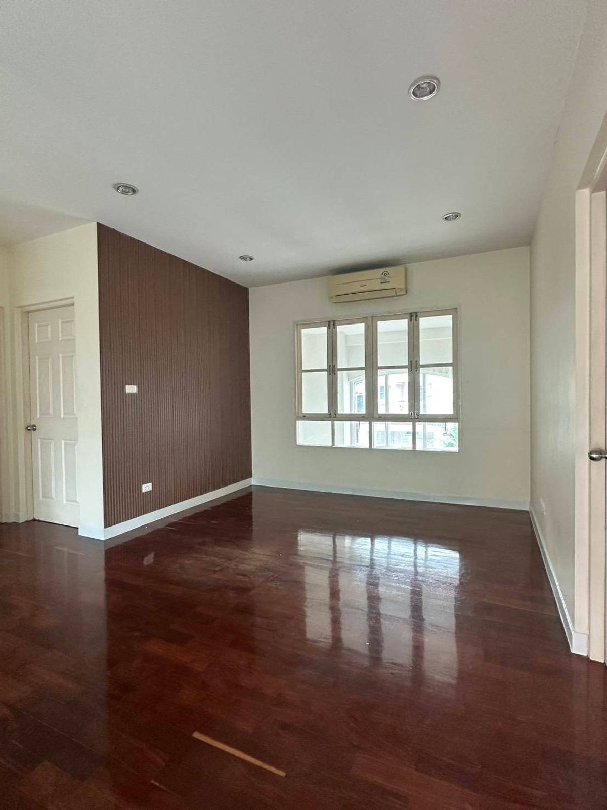 ให้เช่าบ้านสมุทรปราการ สำโรง : ปล่อยเช่าบ้านเดี่ยว นันทวัน ศรีนครินทร์ ทำเลทองติดถนนใหญ่ ใกล้ห้าง เดินทางสะดวกครบวงจร