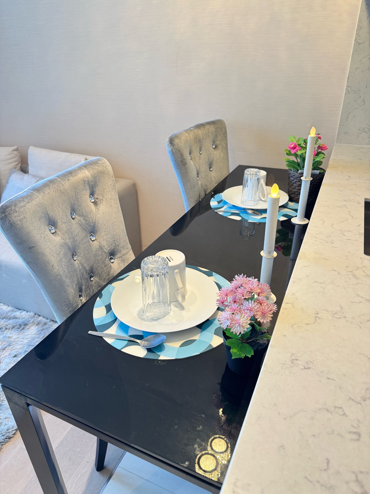 ให้เช่าคอนโดสุขุมวิท อโศก ทองหล่อ : The Esse Asoke 1 Bedroom 1 Bathroom 45 Sqm. Best Price!!