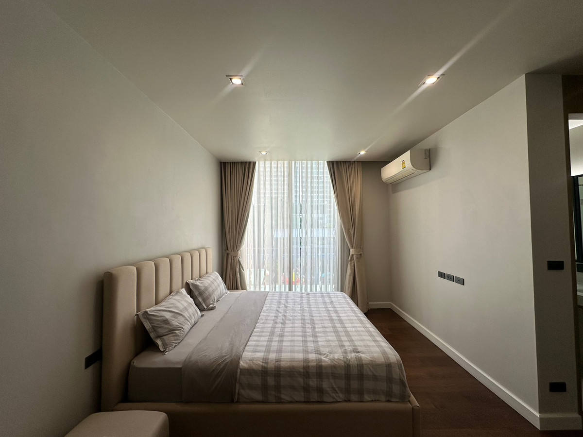 For RentTownhomeSukhumvit, Asoke, Thonglor : RH020526 For rent, 4-story townhouse, 4 bedrooms at Quarter 39, Sukhumvit 39, near BTS Phrom Phong.