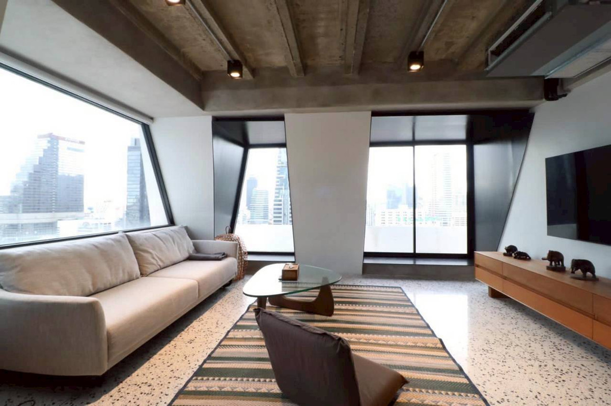 For SaleCondoSilom, Saladaeng, Bangrak : Full-Floor Penthouse for Sale at Diamond Tower Silom Soi 7 Near BTS