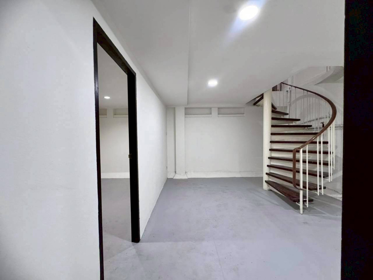 ขายอาคารพาณิชย์สยาม จุฬา สามย่าน : ขายด่วน ทาวน์เฮ้าส์ 7 ชั้น ย่านสยาม บรรทัดทอง พร้อมอยู่ (N.1989)