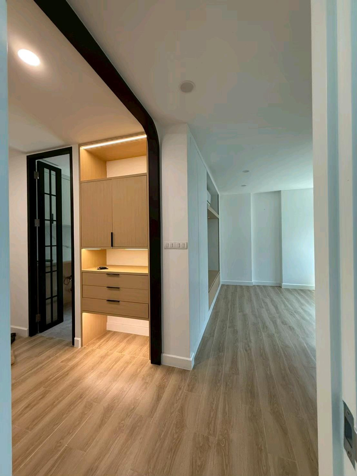 For SaleCondo : ✨ ขายคอนโด Metroluxe พระราม 4 ห้อง Rare ตกแต่ง Built-in ทั้งห้อง พร้อมอยู่!

