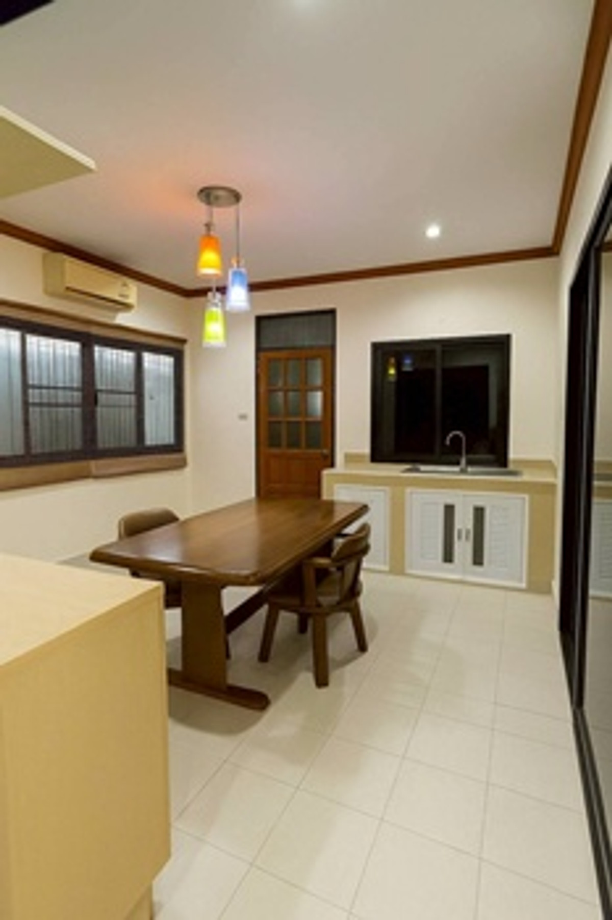 ขายโฮมออฟฟิศพัทยา บางแสน ชลบุรี สัตหีบ : โฮมออฟฟิศ 3 ชั้น (รวมชั้นดาดฟ้า) เนื้อที่ 82 ตารางวา อ.บ้านบึง จ.ชลบุรี ราคา 15,500,000 บาท