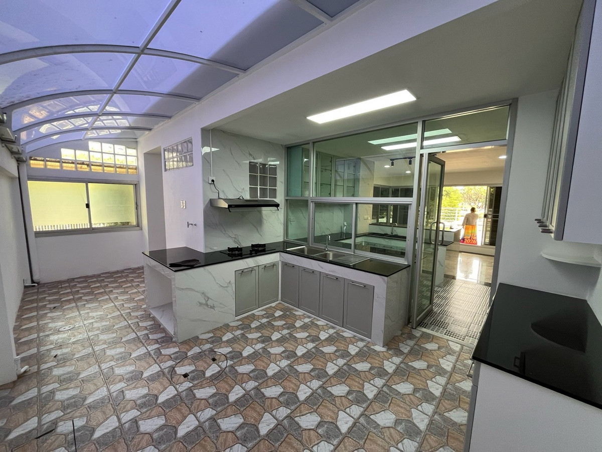 For SaleHouseBang Sue, Wong Sawang, Tao Pun : For sale, 3-story detached house, completely renovated @ Prachachuen, Wong Sawang, Bang Sue, quality materials, elegant design, meets the needs of city people, near department stores. Its all done here, in one place.