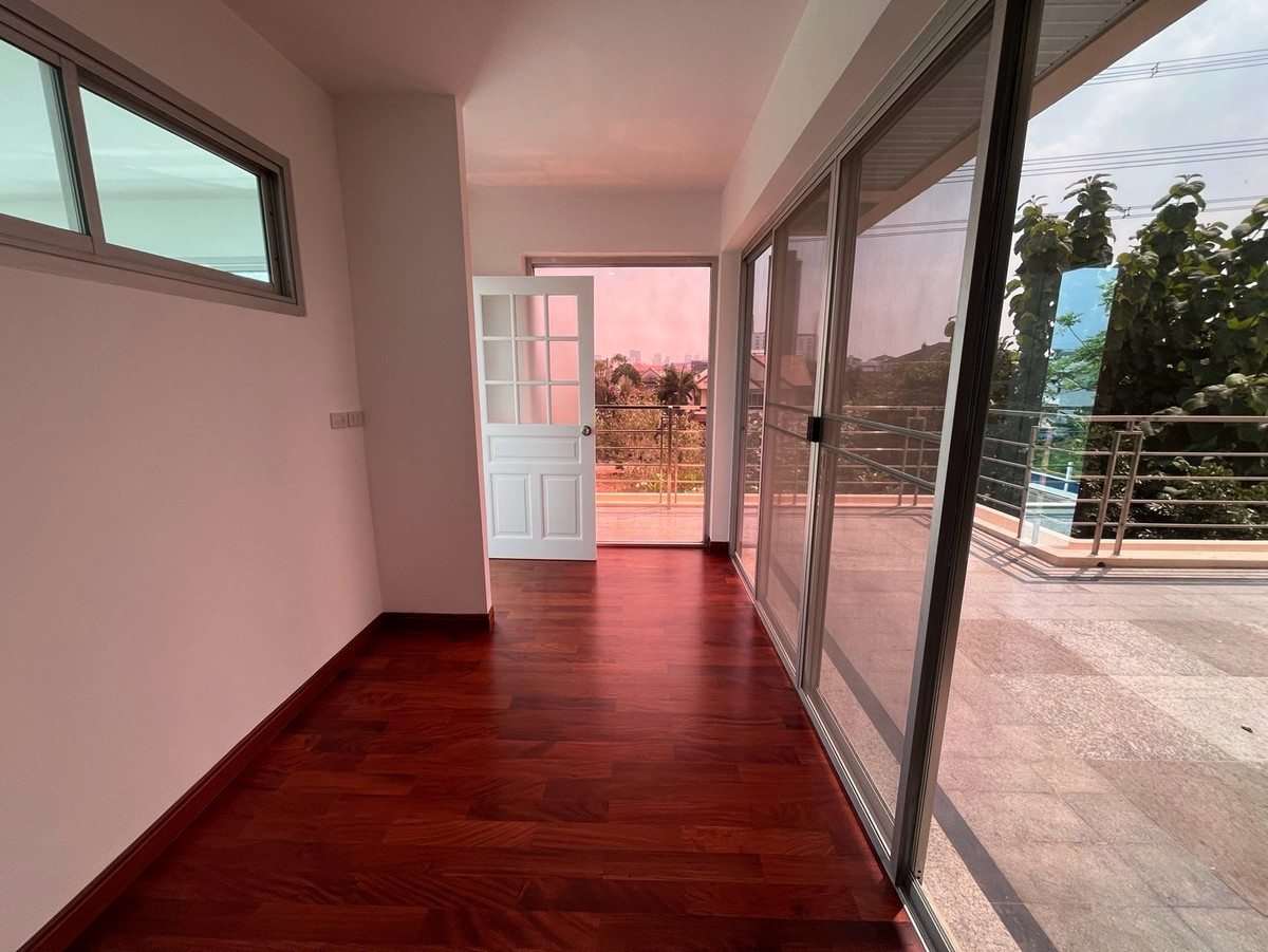 For SaleHouseBang Sue, Wong Sawang, Tao Pun : For sale, 3-story detached house, completely renovated @ Prachachuen, Wong Sawang, Bang Sue, quality materials, elegant design, meets the needs of city people, near department stores. Its all done here, in one place.