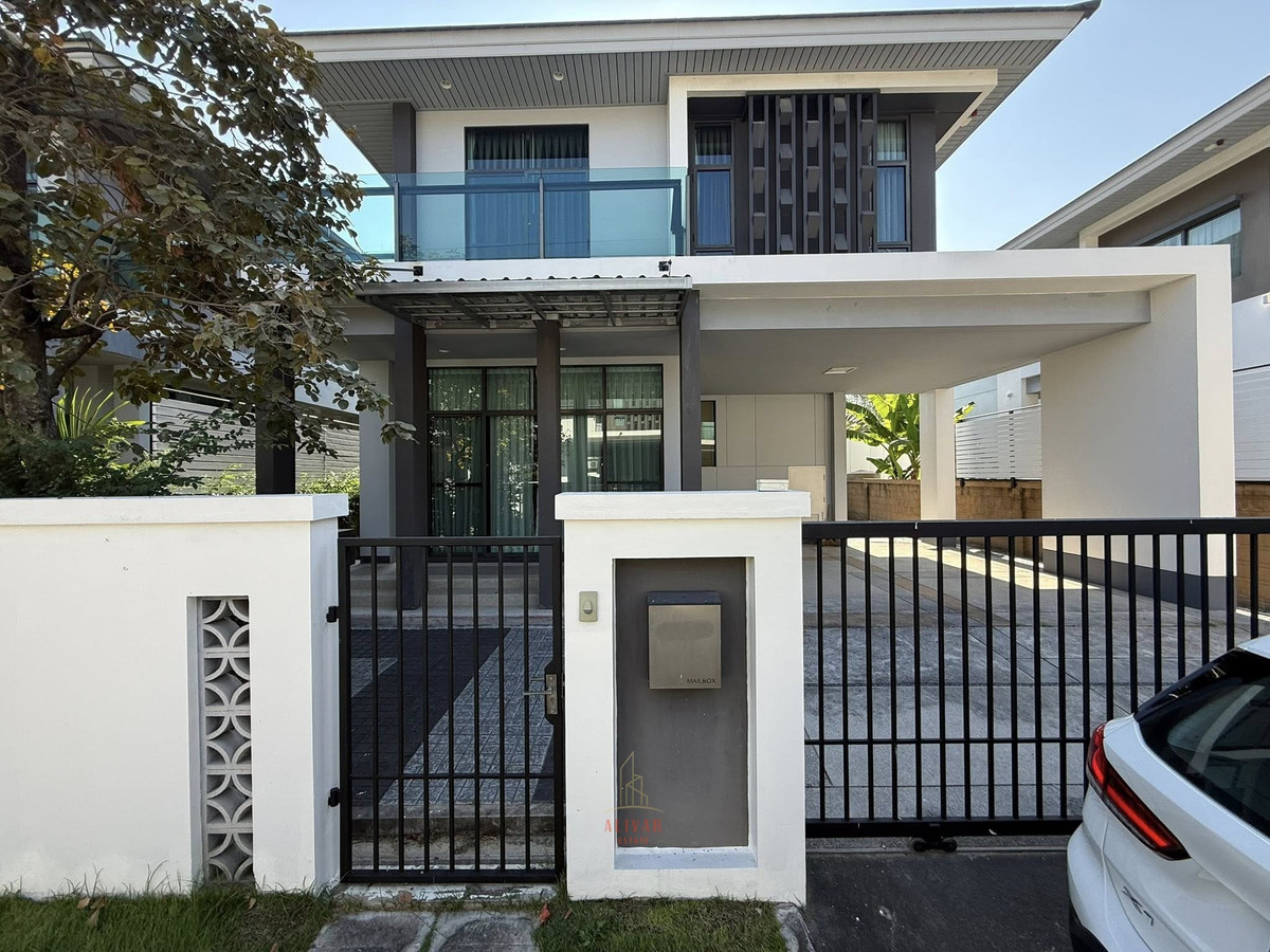 For RentHousePattanakan, Srinakarin : RH020626 For rent, 2-story detached house, 4 bedrooms at Setthasiri Pattanakarn.
