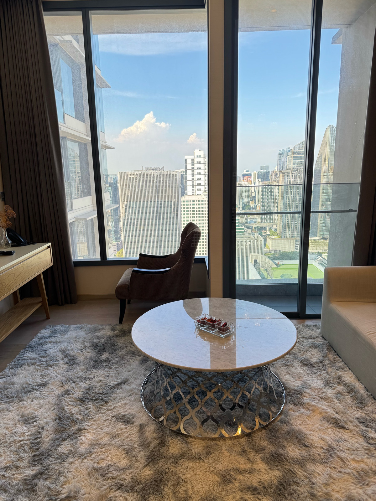 ให้เช่าคอนโดสุขุมวิท อโศก ทองหล่อ : The Esse Asoke 1 Bedroom 1 Bathroom 45 Sqm. Best Price!!