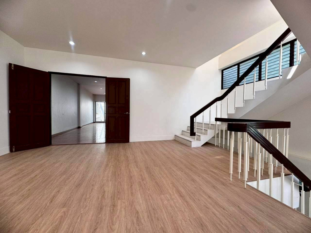 ขายอาคารพาณิชย์สยาม จุฬา สามย่าน : ขายด่วน ทาวน์เฮ้าส์ 7 ชั้น ย่านสยาม บรรทัดทอง พร้อมอยู่ (N.1989)