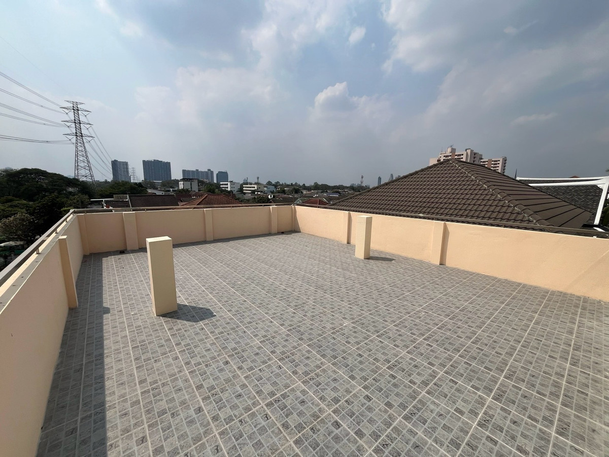 For SaleHouseBang Sue, Wong Sawang, Tao Pun : For sale, 3-story detached house, completely renovated @ Prachachuen, Wong Sawang, Bang Sue, quality materials, elegant design, meets the needs of city people, near department stores. Its all done here, in one place.