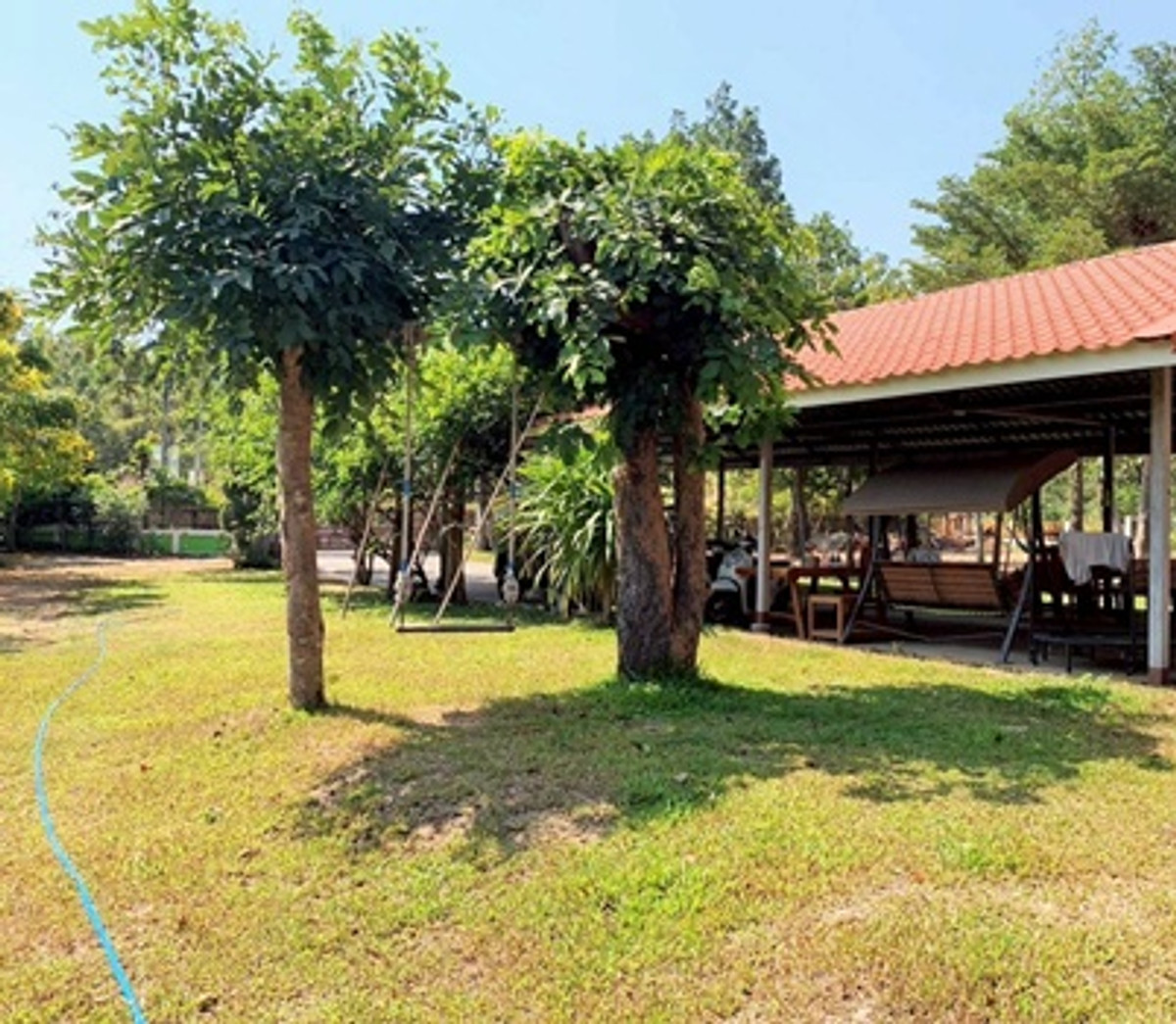 ขายบ้านโคราช นครราชสีมา : บ้านพร้อมที่ดินขนาดใหญ่ 1 ไร่ 3 งาน 97.9 ตารางวา (รวม 797.9 ตารางวา) ในตำบลจอหอ เมืองนครราชสีมา ราคา 15,000,000 บาท