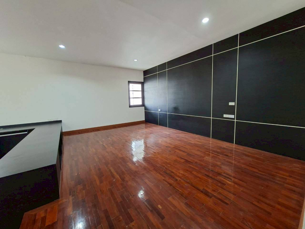 ขายอาคารพาณิชย์สยาม จุฬา สามย่าน : ขายด่วน ทาวน์เฮ้าส์ 7 ชั้น ย่านสยาม บรรทัดทอง พร้อมอยู่ (N.1989)