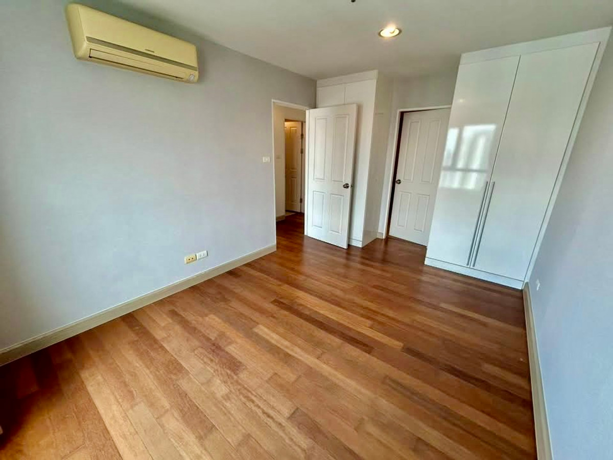 ขายคอนโดพระราม 9 เพชรบุรีตัดใหม่ RCA : ขายคอนโดหรูชั้นสูง วิวเมืองสวย ใจกลางพระราม 9 ที่ Belle Grand Rama 9 พร้อมวิวชั้น 39 ที่โปร่ง โล่ง และเป็นส่วนตัว เหมาะทั้งอยู่อาศัยเองหรือซื้อเพื่อการลงทุน