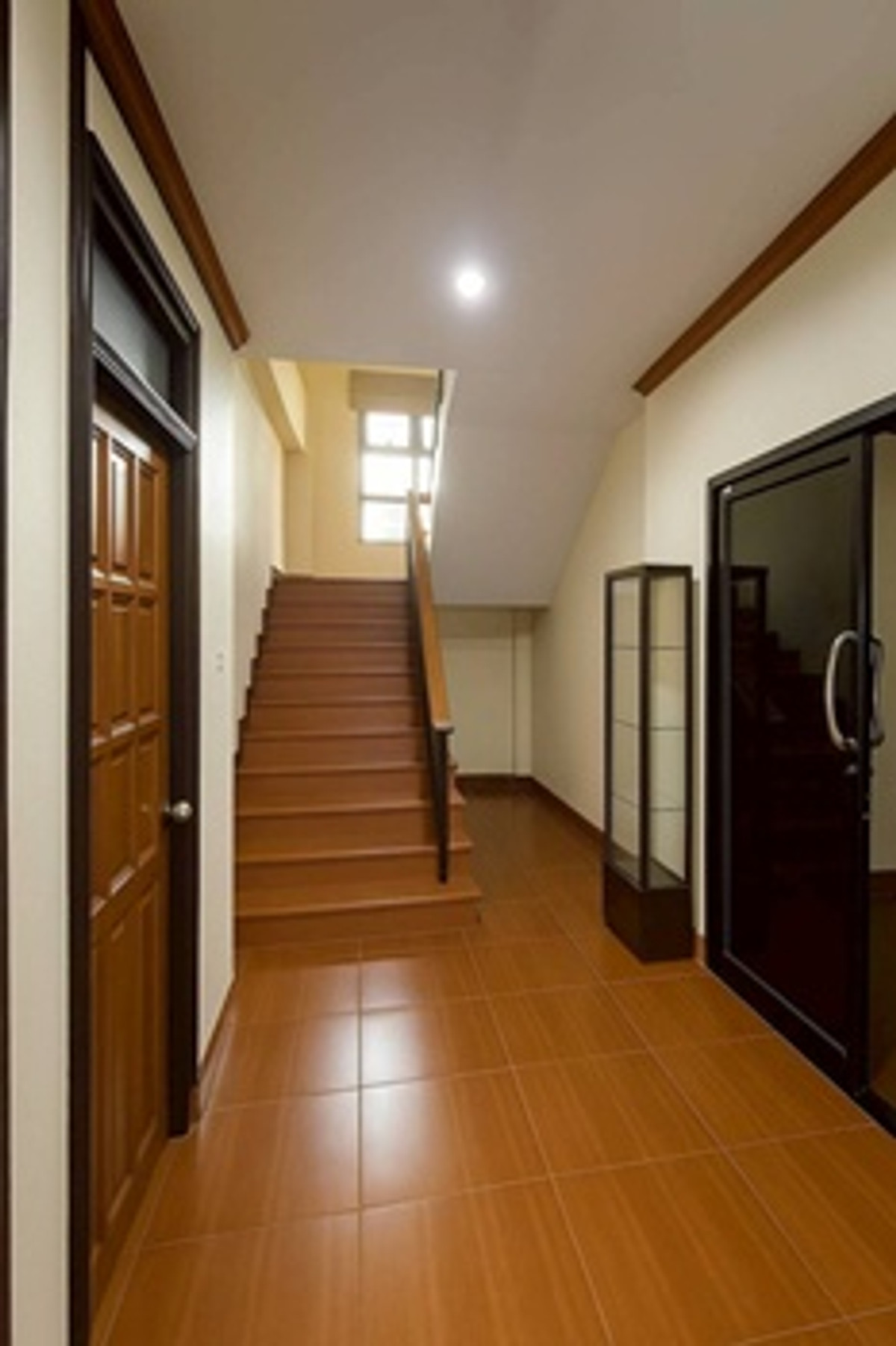 ขายโฮมออฟฟิศพัทยา บางแสน ชลบุรี สัตหีบ : โฮมออฟฟิศ 3 ชั้น (รวมชั้นดาดฟ้า) เนื้อที่ 82 ตารางวา อ.บ้านบึง จ.ชลบุรี ราคา 15,500,000 บาท