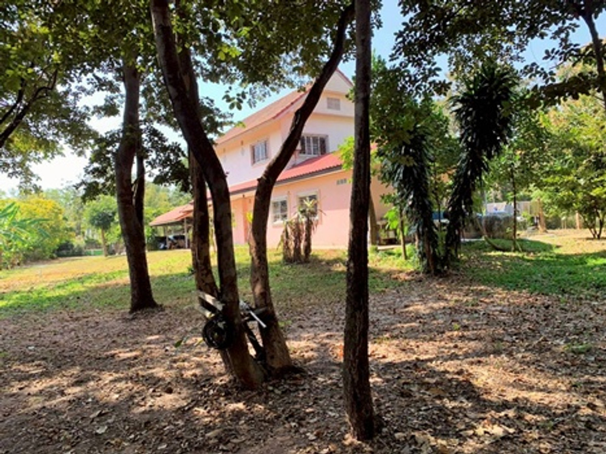 ขายบ้านโคราช นครราชสีมา : บ้านพร้อมที่ดินขนาดใหญ่ 1 ไร่ 3 งาน 97.9 ตารางวา (รวม 797.9 ตารางวา) ในตำบลจอหอ เมืองนครราชสีมา ราคา 15,000,000 บาท