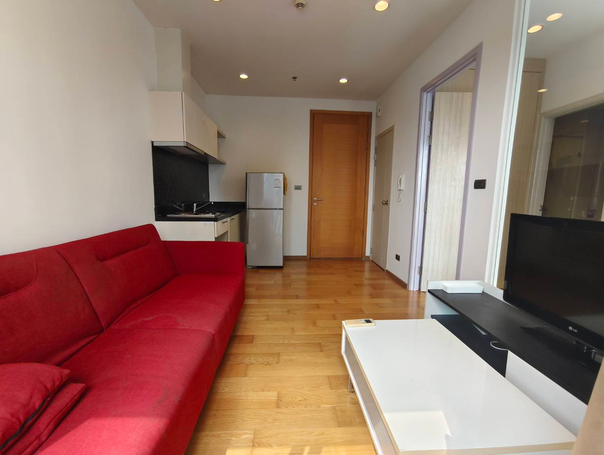 ให้เช่าคอนโดวงเวียนใหญ่ เจริญนคร : OMG2537  [ ฟิวส์ สาทร-ตากสิน ]  1 ห้องนอน สวย ติด BTS วงเวียนใหญ่ - ให้เช่า 8 มี.ค. 69