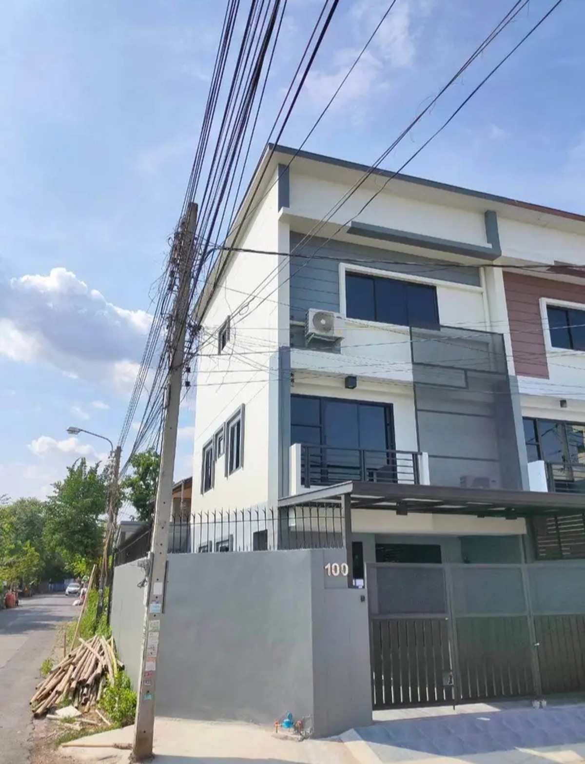 ทาวน์โฮมเกษตร นวมินทร์ ลาดปลาเค้า :  A corner townhome for rent Ladprao nearby Kaset Nawamintr; ladprao,  3br 25,000-30,000 /month ❤️👌👌accepted company registration and pet friendly 