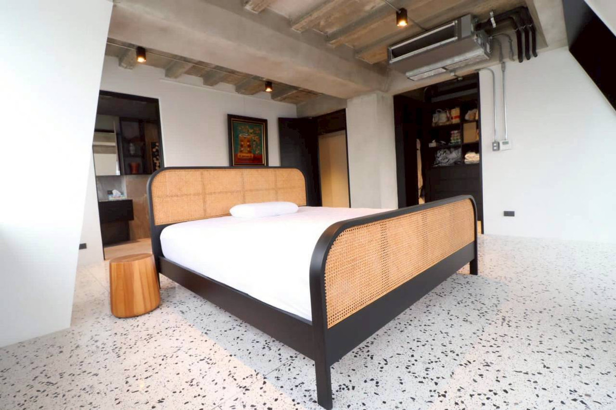 For SaleCondoSilom, Saladaeng, Bangrak : Full-Floor Penthouse for Sale at Diamond Tower Silom Soi 7 Near BTS