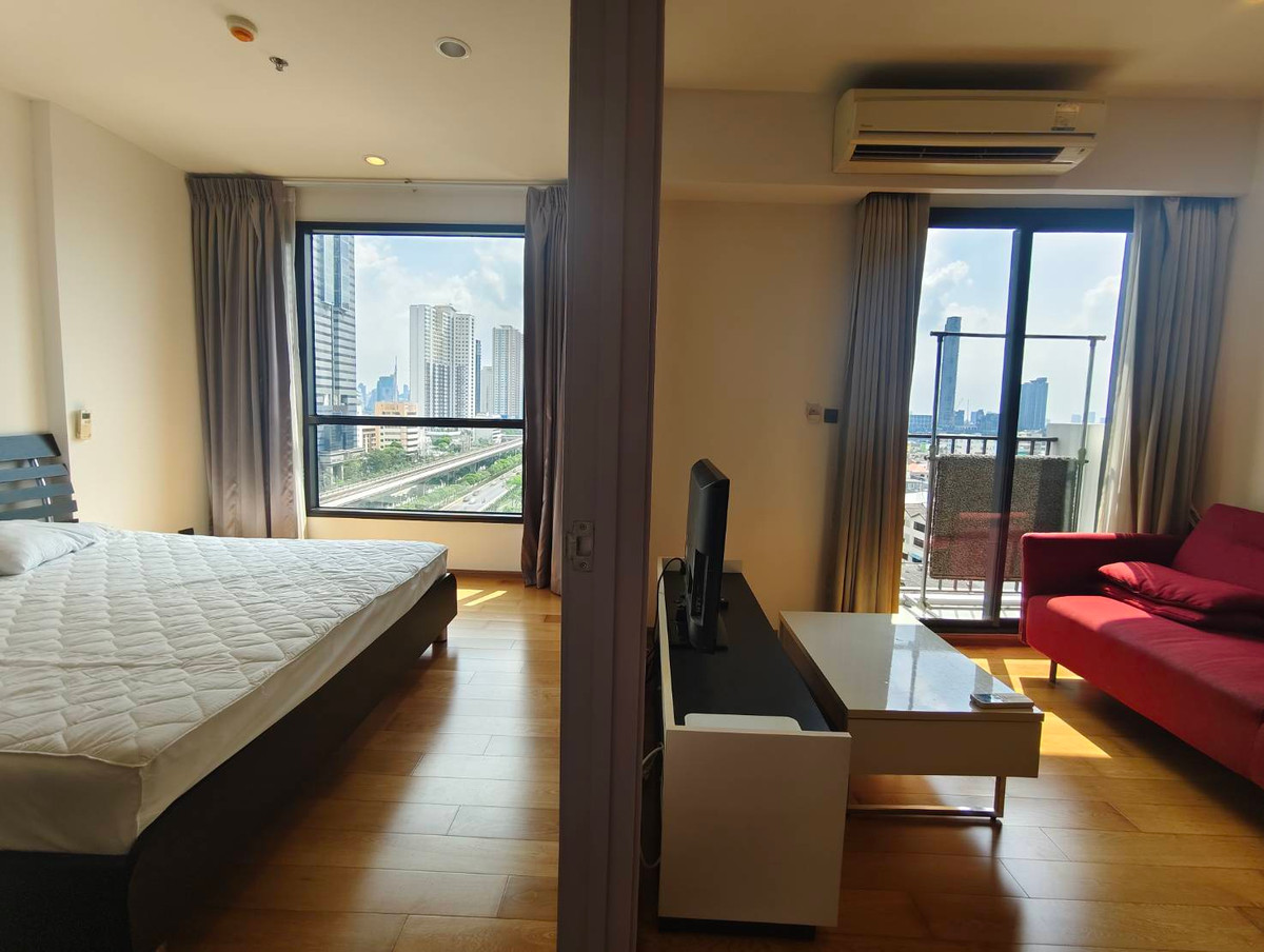 ให้เช่าคอนโดวงเวียนใหญ่ เจริญนคร : OMG2537  [ ฟิวส์ สาทร-ตากสิน ]  1 ห้องนอน สวย ติด BTS วงเวียนใหญ่ - ให้เช่า 8 มี.ค. 69