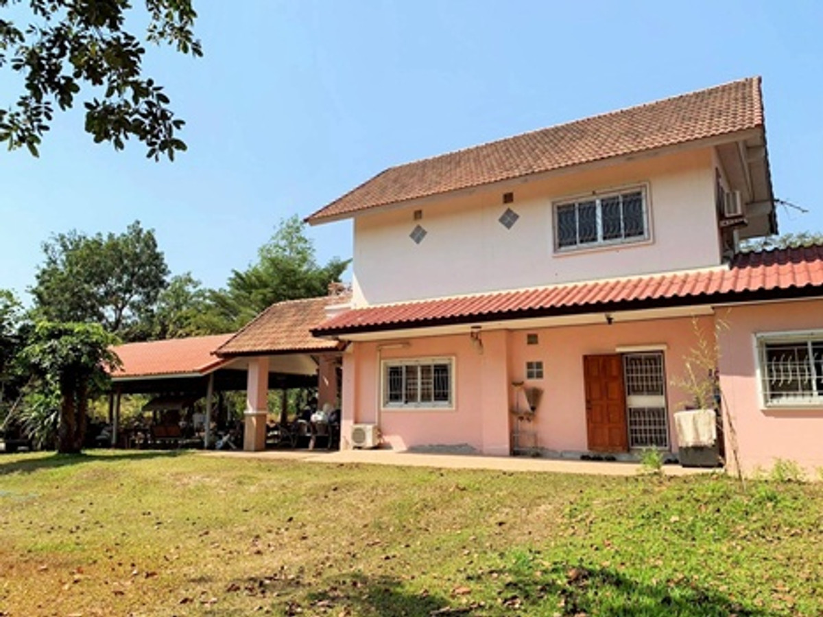 ขายบ้านโคราช นครราชสีมา : บ้านพร้อมที่ดินขนาดใหญ่ 1 ไร่ 3 งาน 97.9 ตารางวา (รวม 797.9 ตารางวา) ในตำบลจอหอ เมืองนครราชสีมา ราคา 15,000,000 บาท