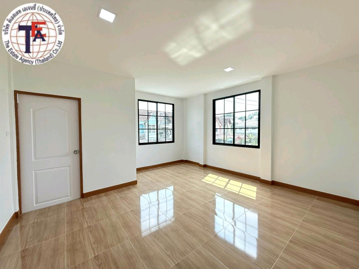 ขายทาวน์โฮมมีนบุรี-ร่มเกล้า : ขายทาวน์เฮ้าส์ 2 ชั้น หมู่บ้านเหมชาติ หลังมุม มิตรไมตรี ซอยวังอับดุลเลาะห์ หนองจอก โรงเรียนฝึกอาชีพกรุงเทพฯ  สำนักงานเขตหนองจอก โรงเรียน คาทอลิกสอนศาสนา  โรงพยาบาลเวชการุณรัศมิ์