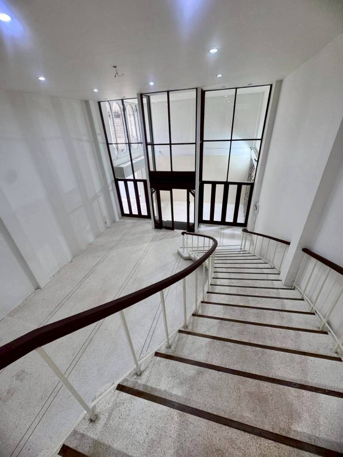 ขายอาคารพาณิชย์สยาม จุฬา สามย่าน : ขายด่วน ทาวน์เฮ้าส์ 7 ชั้น ย่านสยาม บรรทัดทอง พร้อมอยู่ (N.1989)