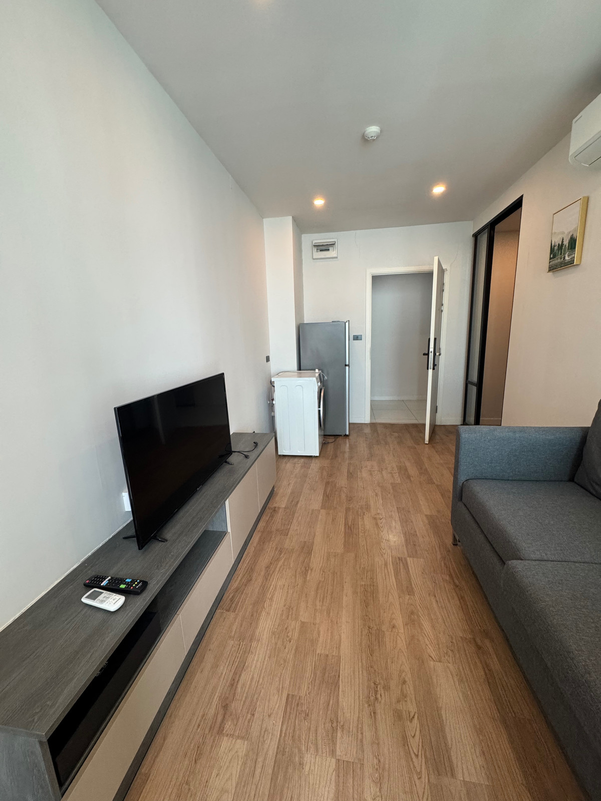 For RentCondoRama9, Petchburi, RCA : 🏢 Groove Rama 9 ✅ Available on 1 May 💳 Long-term Rent 12,900 THB/month 💳 Short-term Rent 15,000 THB/month 🚫 No Co-agent