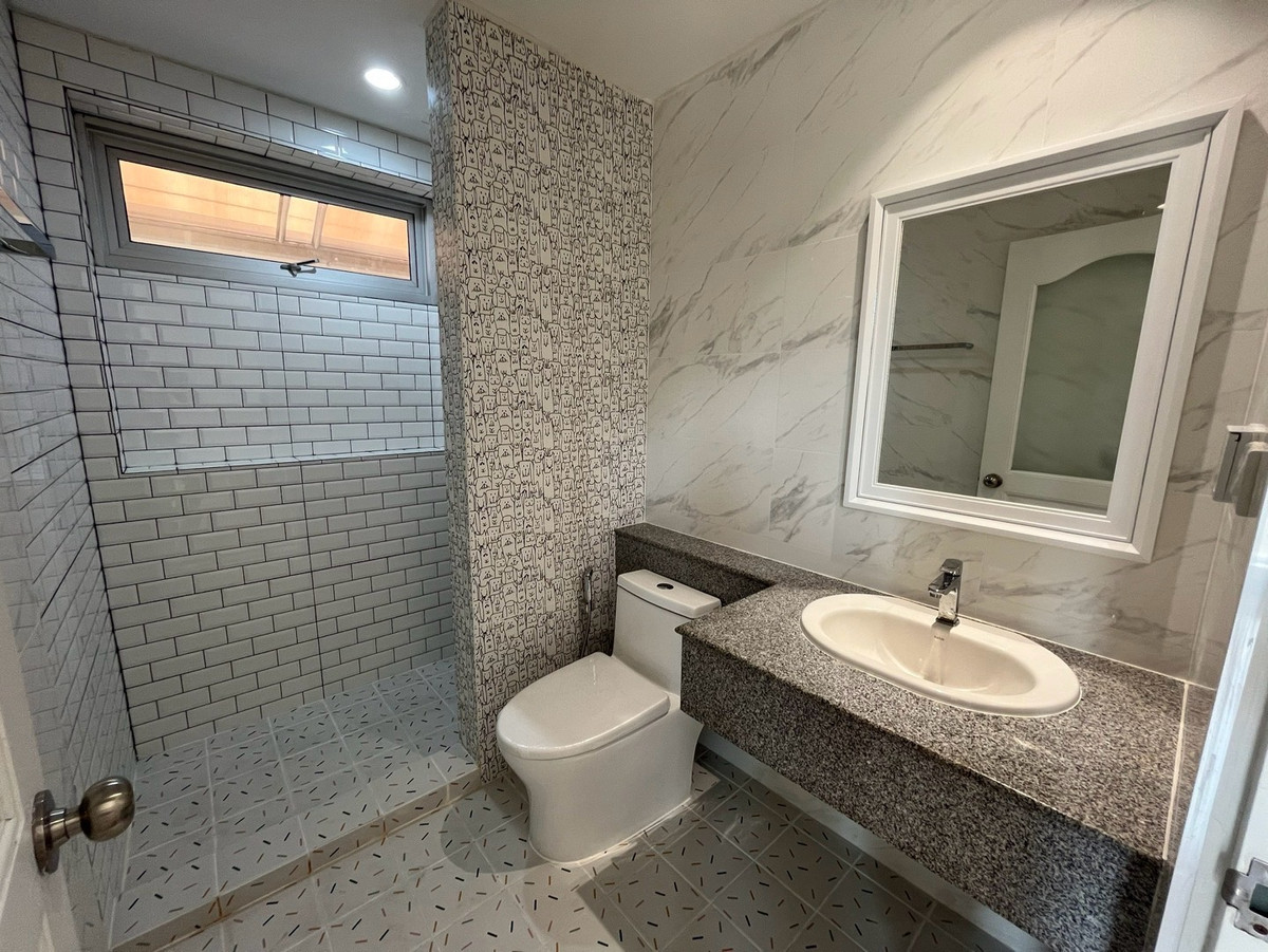 For SaleHouseBang Sue, Wong Sawang, Tao Pun : For sale, 3-story detached house, completely renovated @ Prachachuen, Wong Sawang, Bang Sue, quality materials, elegant design, meets the needs of city people, near department stores. Its all done here, in one place.