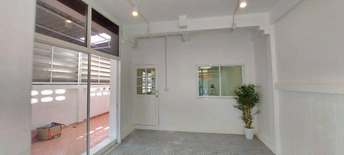 ขายทาวน์โฮมพุทธมณฑล ศาลายา : ขายทาวน์เฮ้าส์/ทาวน์โฮม  บ้านเจ้าพระยาวิลล่า รีโนเวทใหม่ ศาลาธรรมสพน์ เขต ทวีวัฒนา กรุงเทพ CX-145096