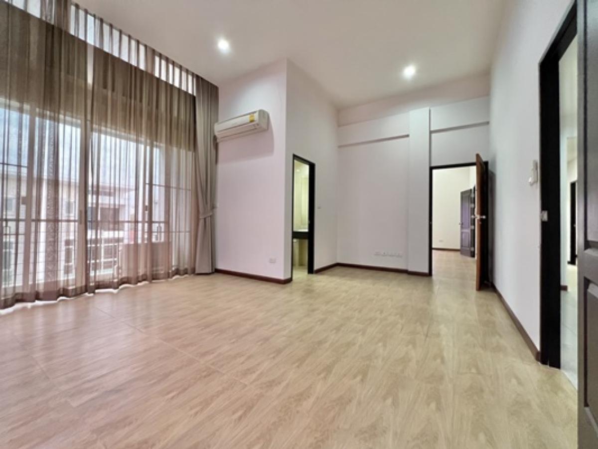 For SaleHome OfficeKaset Nawamin,Ladplakao : For Sale Homeoffice , Biz Galleria , wide frontage , newly renovated , Nuan Chan , Bung Kum , Bangkok , CX-144713
