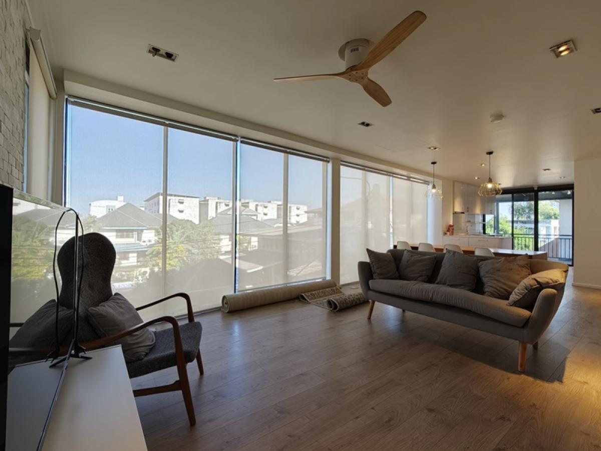 For SaleShop HouseSamut Prakan,Samrong : For Sale 3.5-story commercial building near BTS Royal Thai Navy Academy, just 100 meters  , corner unit , newly renovated , Pak Nam , Mueang Samut Prakan , Samut Prakarn , CX-144658