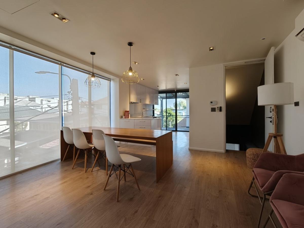 For SaleShop HouseSamut Prakan,Samrong : For Sale 3.5-story commercial building near BTS Royal Thai Navy Academy, just 100 meters  , corner unit , newly renovated , Pak Nam , Mueang Samut Prakan , Samut Prakarn , CX-144658