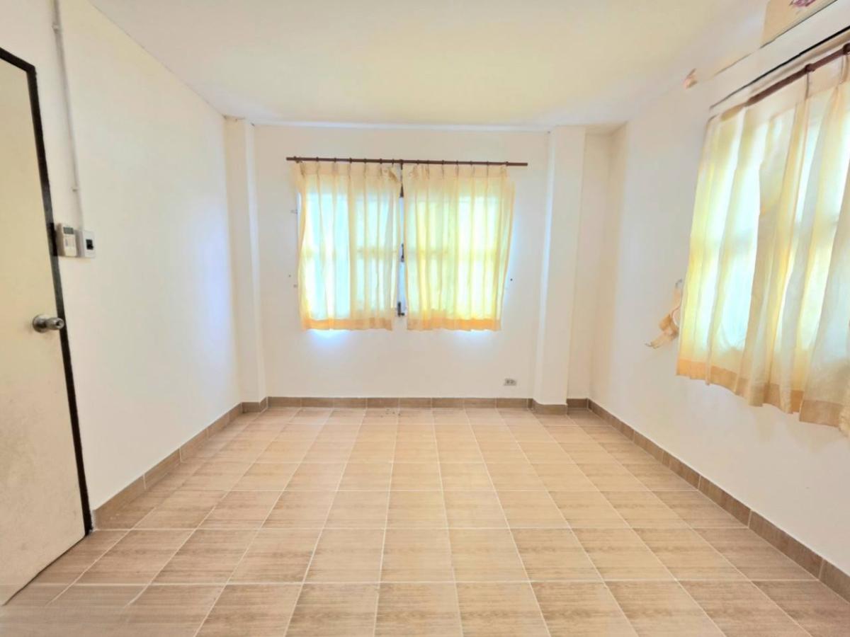 For SaleTownhomePattaya, Bangsaen, Chonburi : For Sale Townhouse/Townhome  , Baan Thanvalai , corner unit , Bueng , Si Racha , Chon Buri , CX-144626