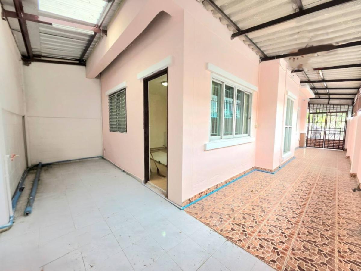 For SaleTownhomePattaya, Bangsaen, Chonburi : For Sale Townhouse/Townhome  , Baan Thanvalai , corner unit , Bueng , Si Racha , Chon Buri , CX-144626