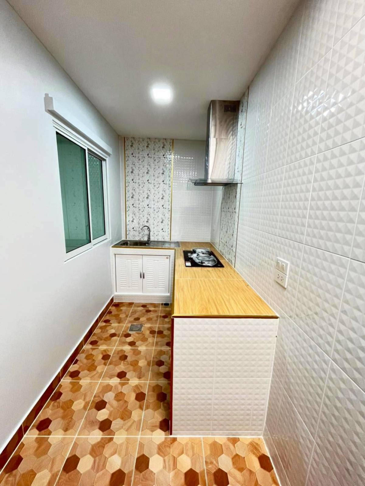 For SaleTownhomePathum Thani,Rangsit, Thammasat : For Sale Townhouse/Townhome  , Baan Pruksa 44 Rangsit - Klong 2 , newly renovated , Khlong Song , khlong Luang , Pathum Thani , CX-144517