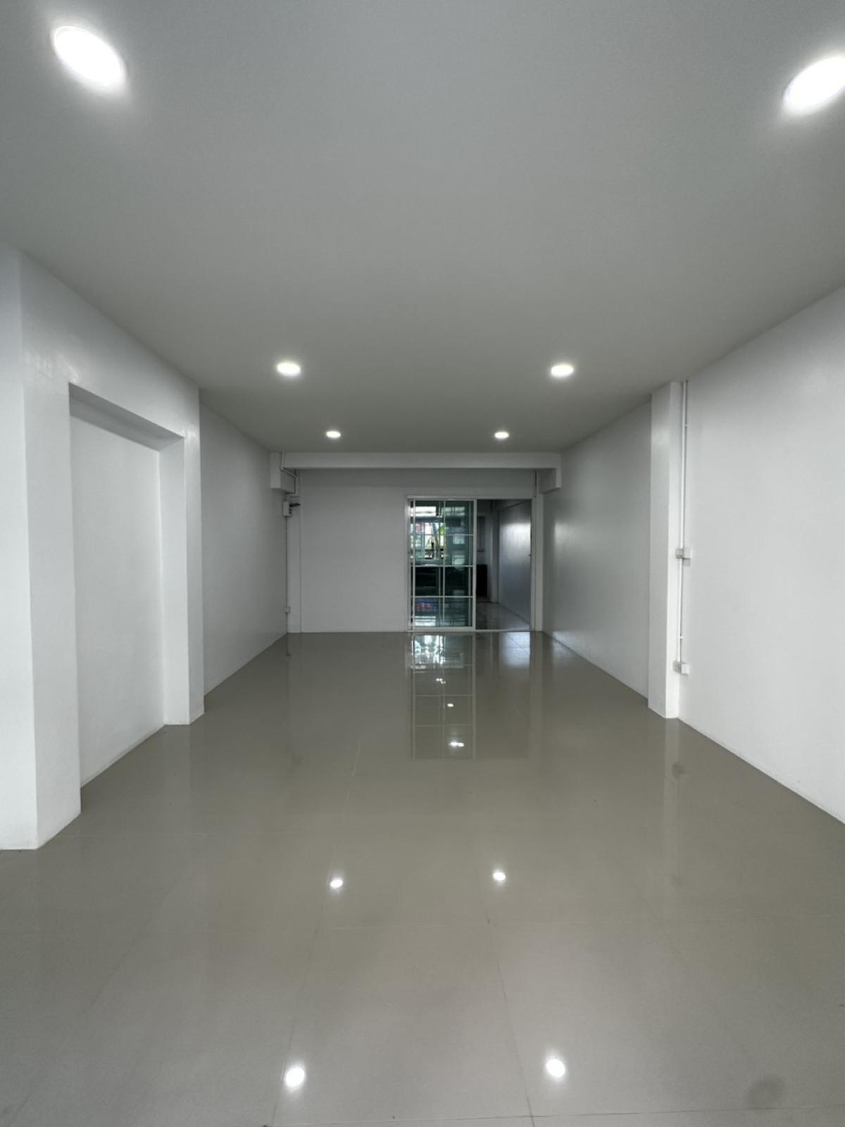 For SaleShop HouseMin Buri, Romklao : For Sale Commercial Building , Rungnapa Place , MRT-Min Buri , Min Buri , Min Buri , Bangkok , CX-144386