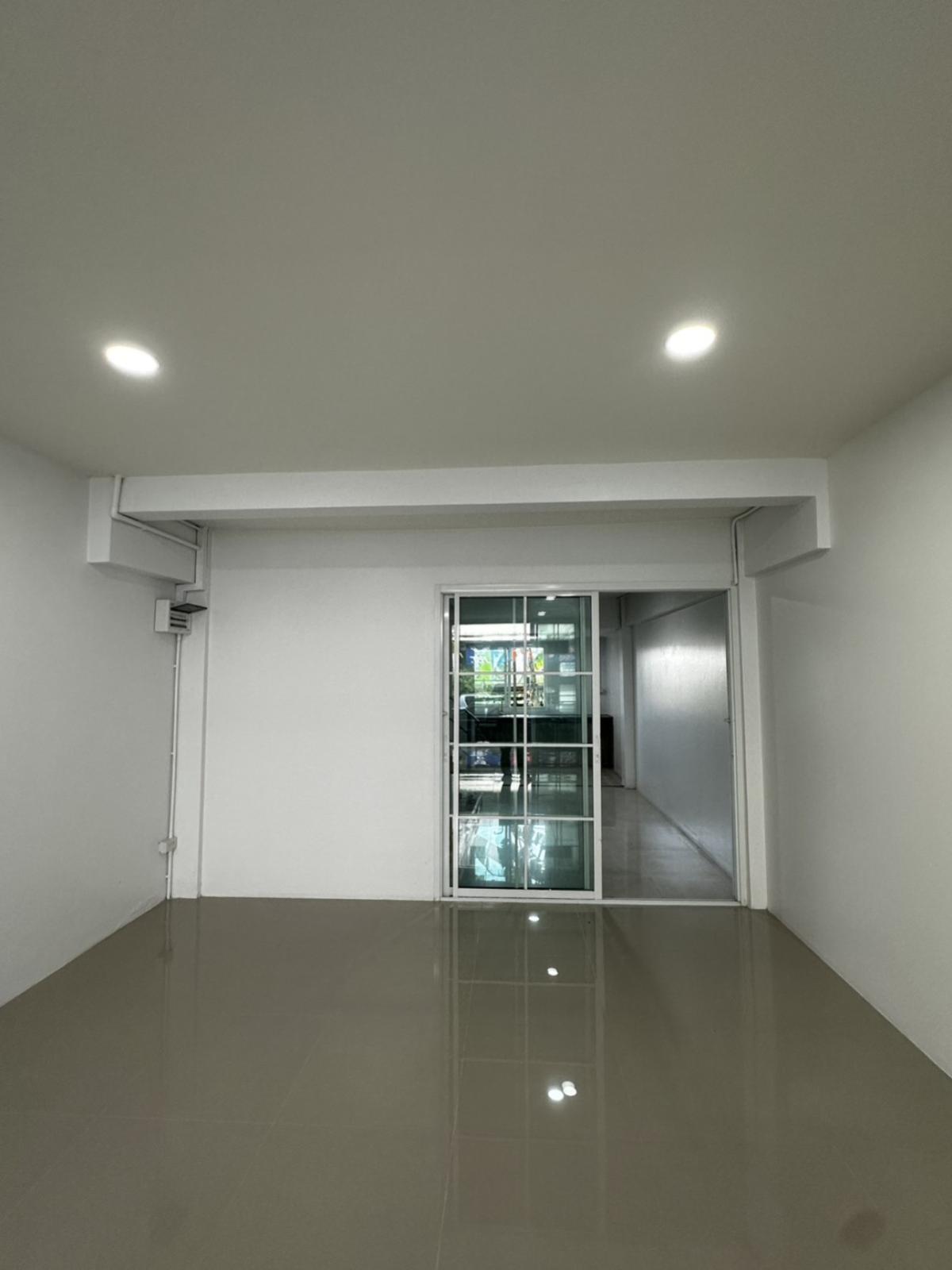 For SaleShop HouseMin Buri, Romklao : For Sale Commercial Building , Rungnapa Place , MRT-Min Buri , Min Buri , Min Buri , Bangkok , CX-144386