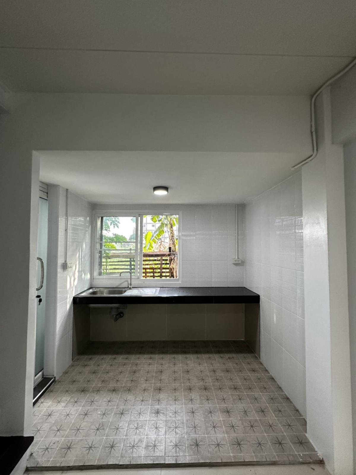 For SaleShop HouseMin Buri, Romklao : For Sale Commercial Building , Rungnapa Place , MRT-Min Buri , Min Buri , Min Buri , Bangkok , CX-144386