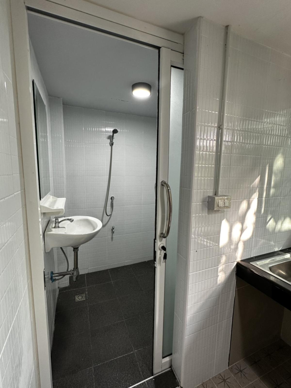 For SaleShop HouseMin Buri, Romklao : For Sale Commercial Building , Rungnapa Place , MRT-Min Buri , Min Buri , Min Buri , Bangkok , CX-144386