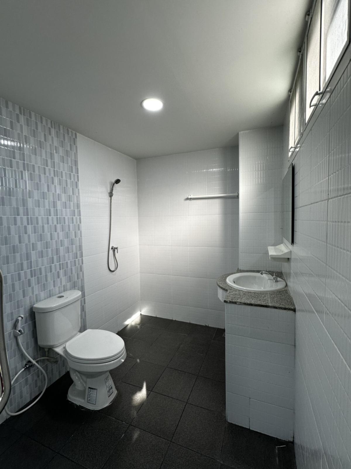 For SaleShop HouseMin Buri, Romklao : For Sale Commercial Building , Rungnapa Place , MRT-Min Buri , Min Buri , Min Buri , Bangkok , CX-144386