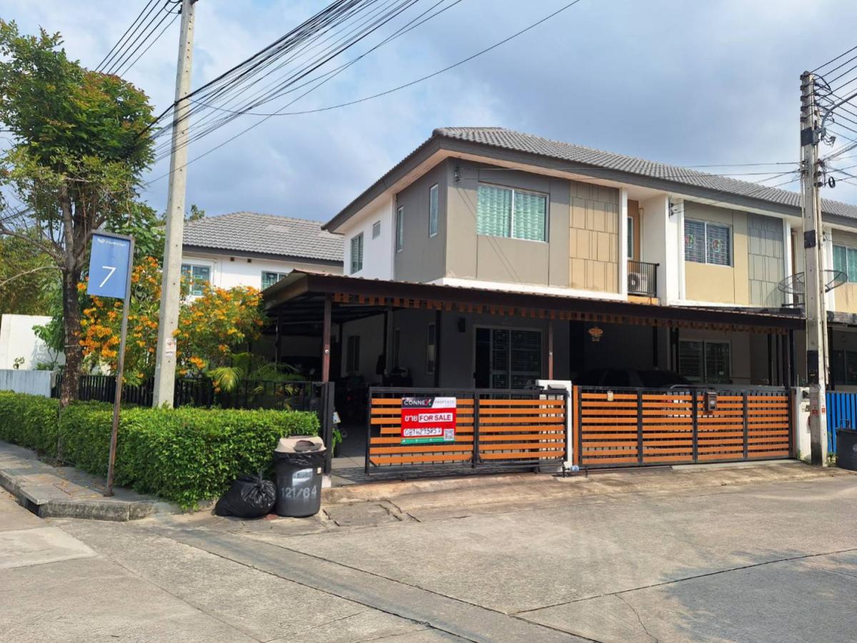For SaleTownhomePattaya, Bangsaen, Chonburi : For Sale Townhouse/Townhome  , Baan Pruksa 121 Sahapat - Laemchabang 2 , corner unit , wide frontage , Thung Sukhla , Si Racha , Chon Buri , CX-144303