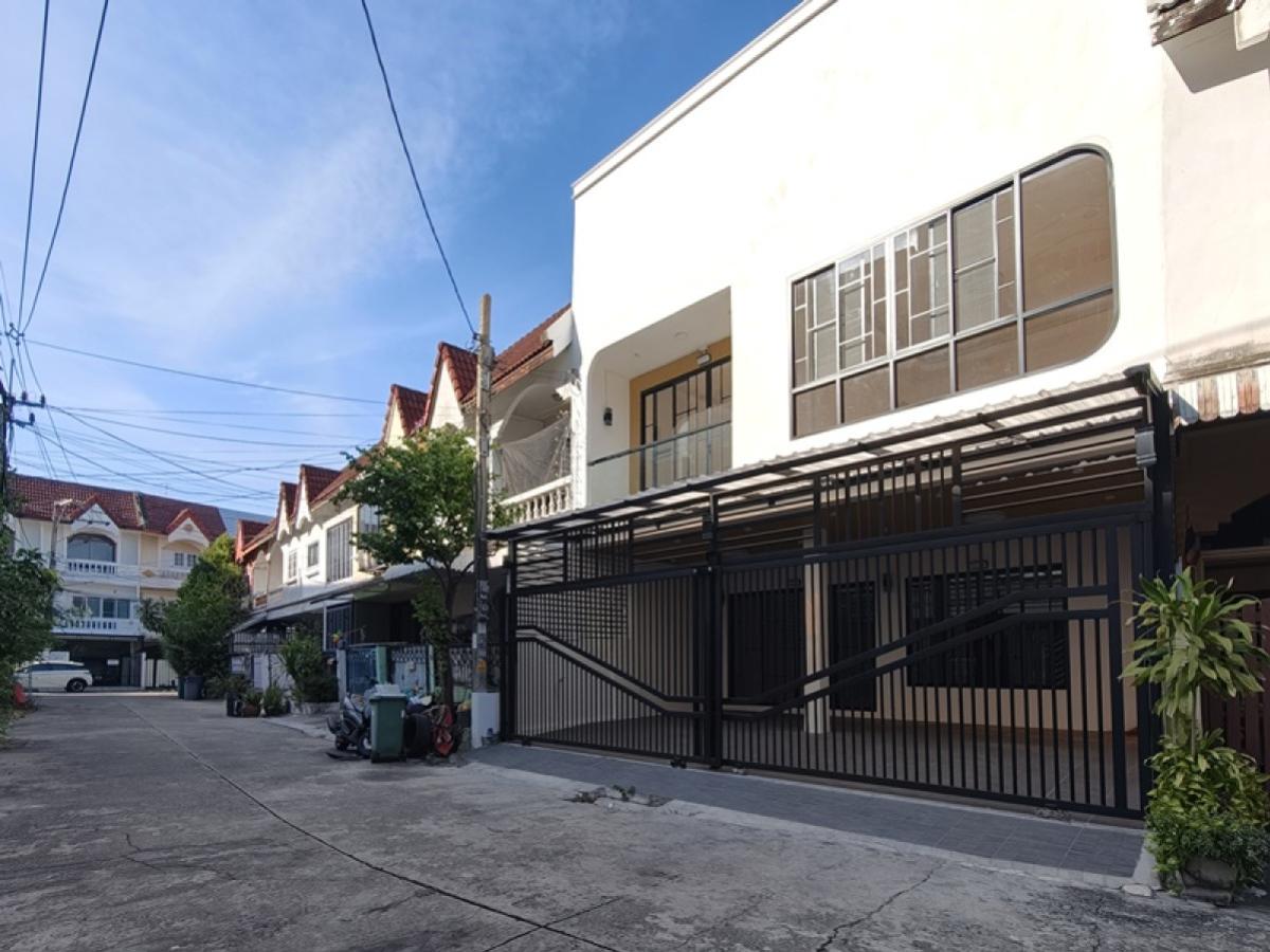For SaleTownhomeLadprao101, Happy Land, The Mall Bang Kapi : For Sale Townhouse/Townhome  , Prachakornthai Ladproa 93 , wide frontage , newly renovated , Wang Thong Lang , Wang Thong Lang , Bangkok , CX-142731