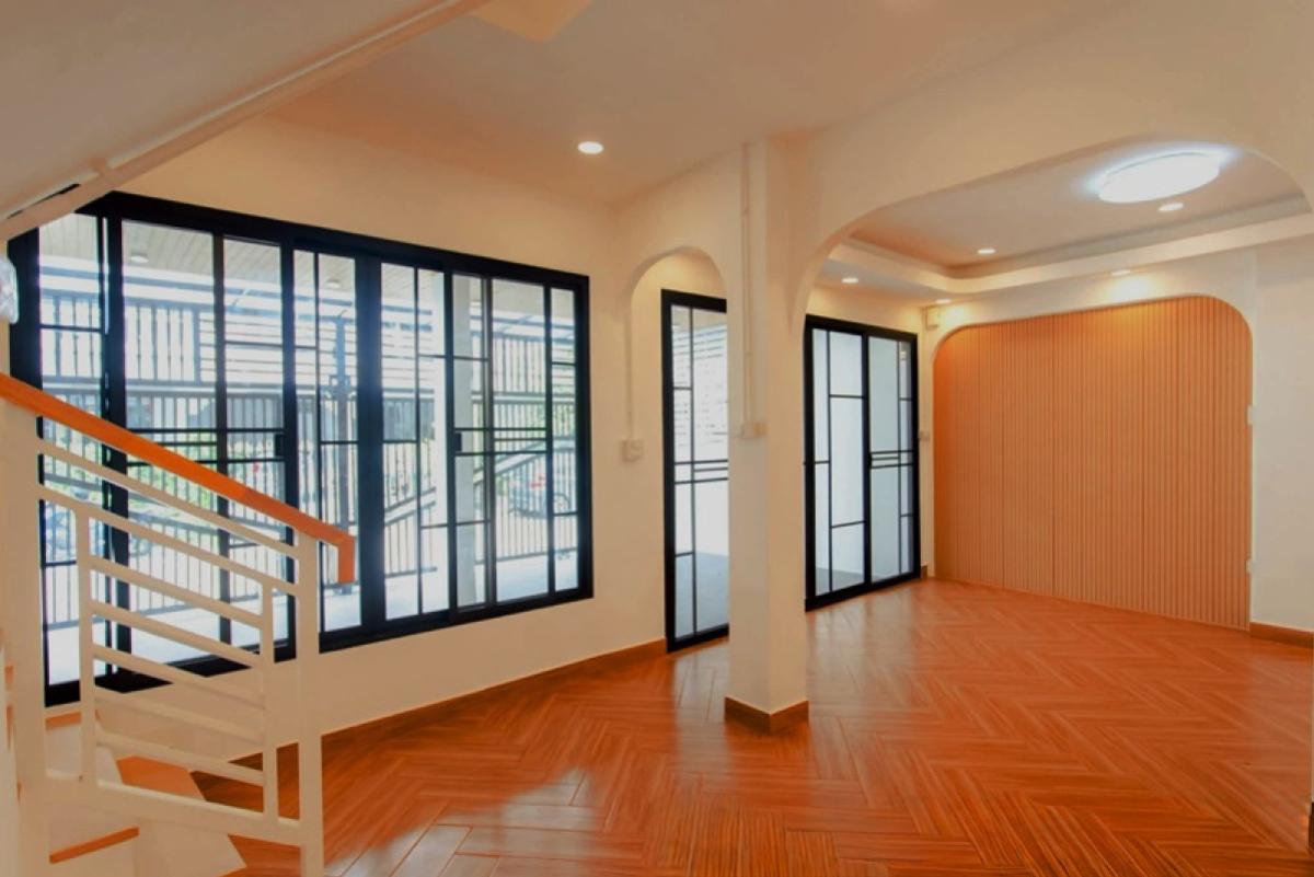 ขายทาวน์โฮมลาดพร้าว101 แฮปปี้แลนด์ : ขายทาวน์เฮ้าส์/ทาวน์โฮม  ประชากรไทย ลาดพร้าว 93 หน้ากว้าง รีโนเวทใหม่ วังทองหลาง เขต วังทองหลาง กรุงเทพ CX-142731